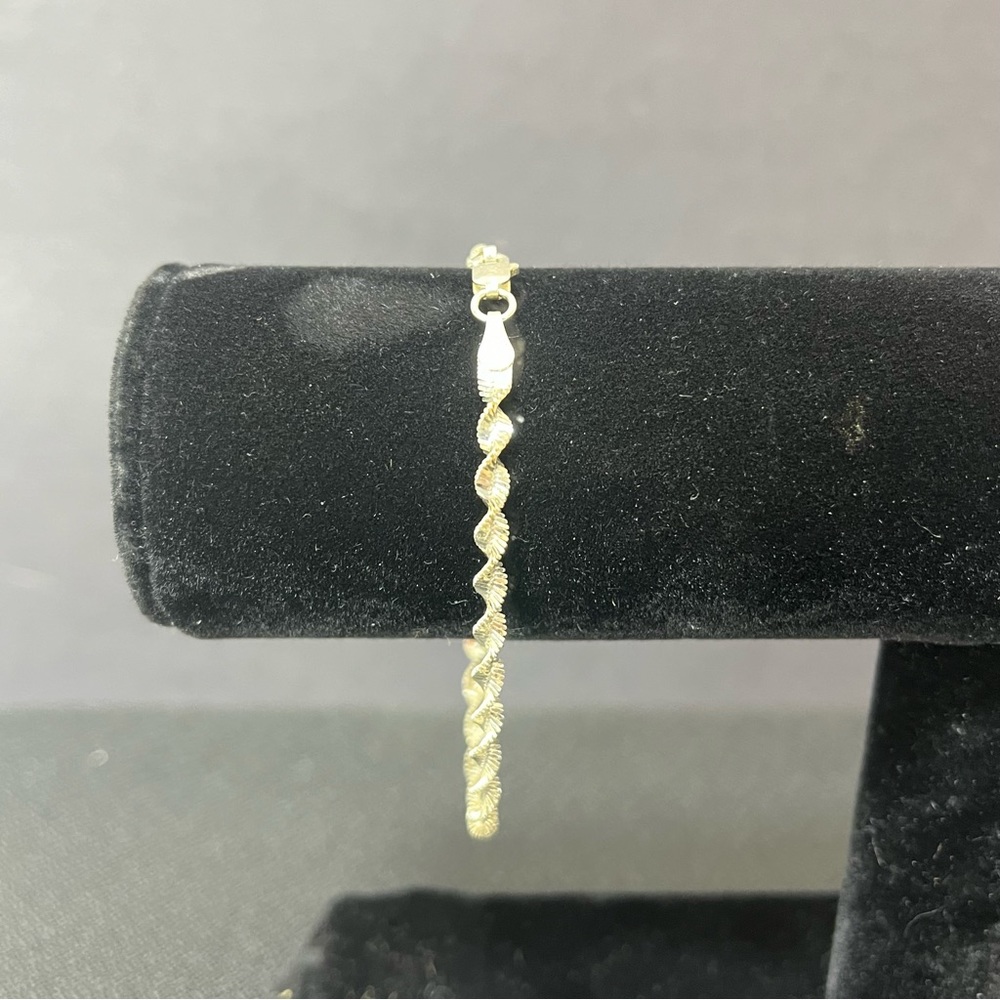 Sterling silver swirl 7” bracelet